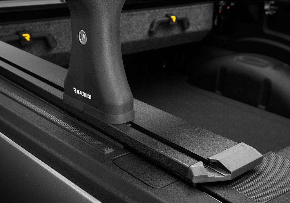 Retrax 24-26 Toyota Tacoma 5ft Bed (Needs to Have Deck Rail Sys) RetraxPRO EZ-Off FRC-4000
