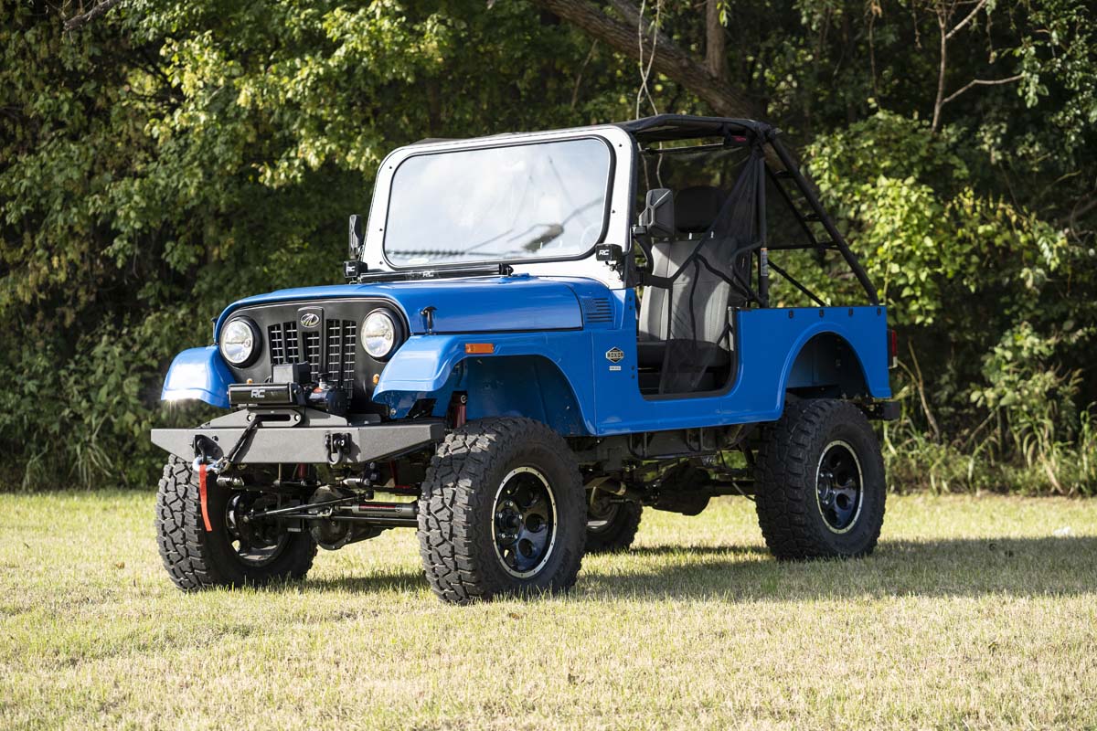 LED Light Kit | Hood Mount | 30&quot; Black Single Row | White DRL | Mahindra Roxor