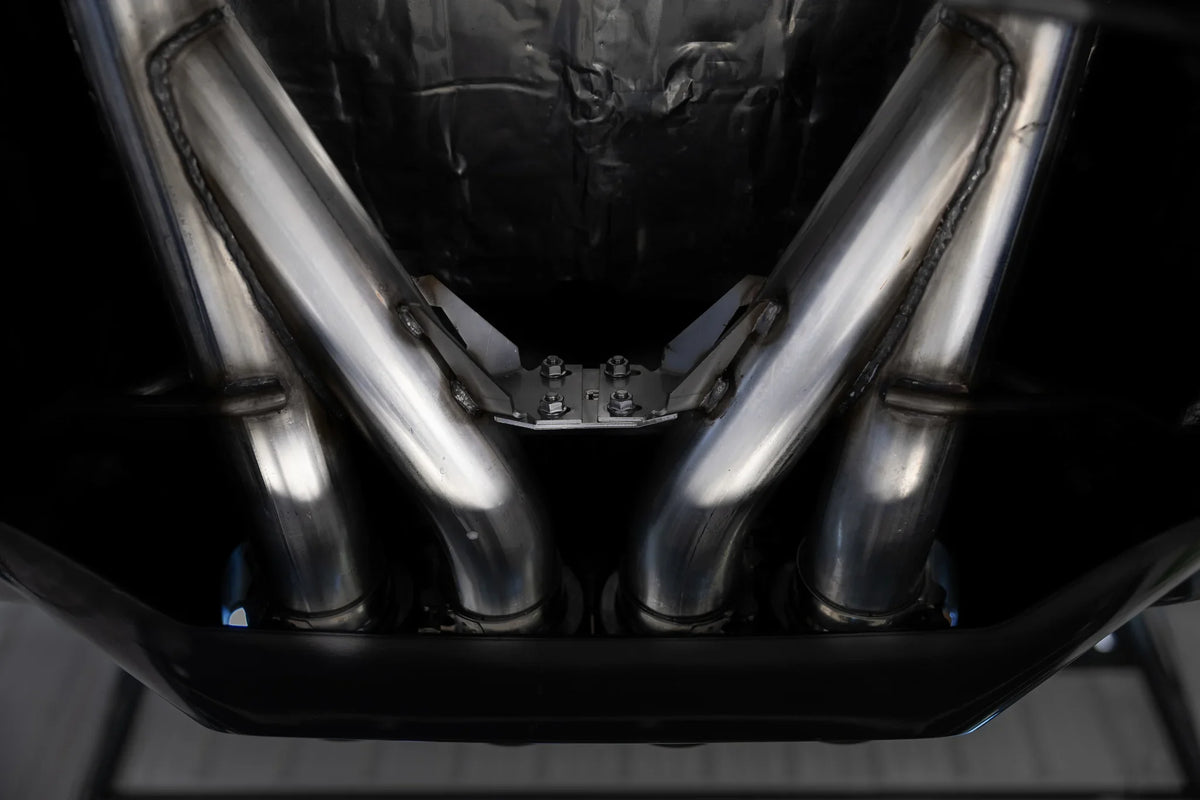 MBRP 14-19 Chevrolet Corvette 6.2L 3in Axle-Back Muffler Bypass Quad Exit Black Tips - S7008324BT