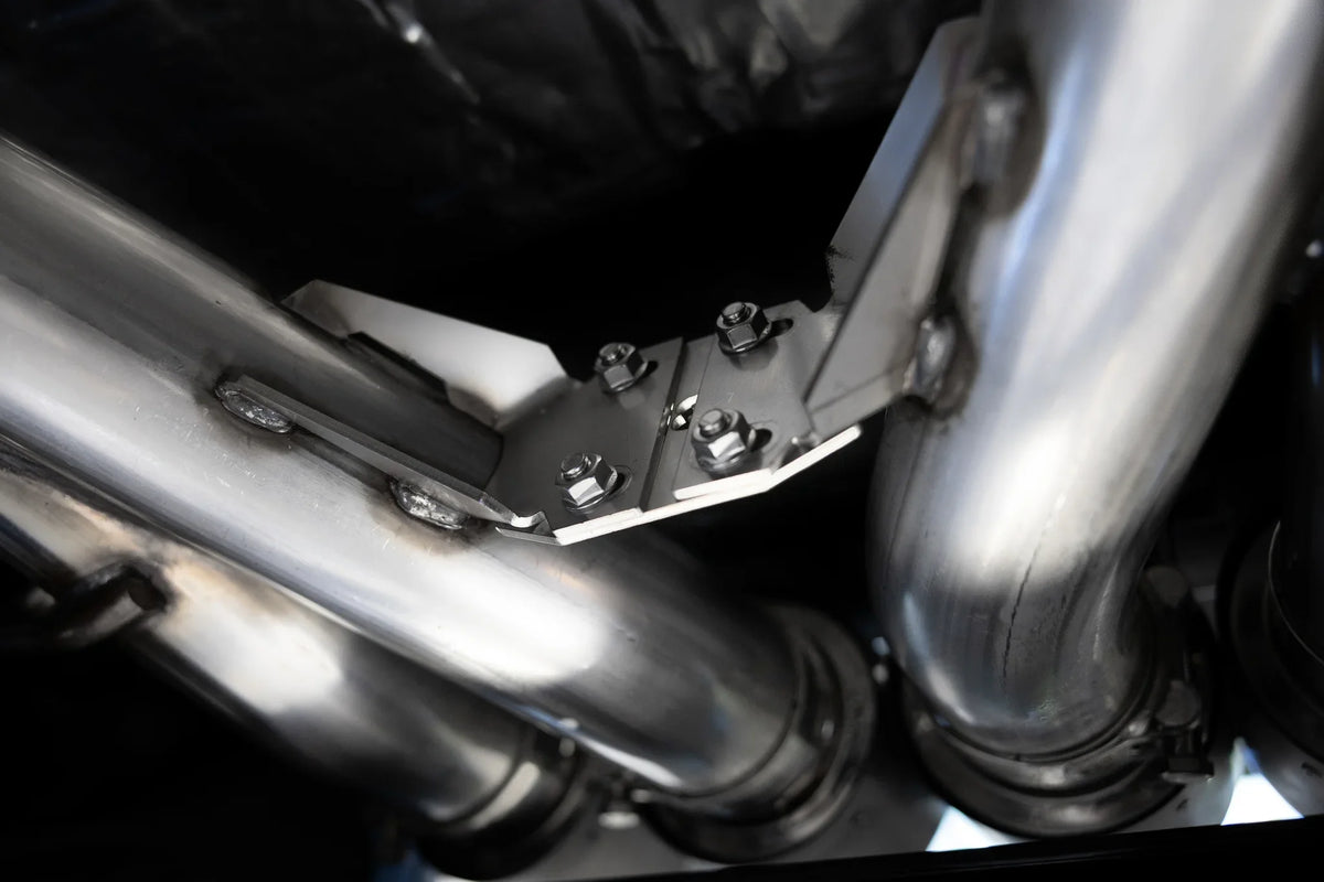 MBRP 14-19 Chevrolet Corvette 6.2L 3in Axle-Back Muffler Bypass Quad Exit Black Tips - S7008324BT