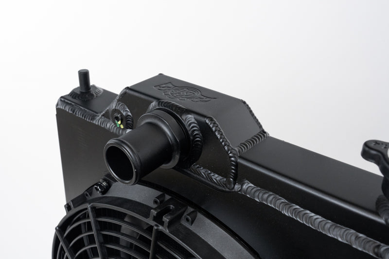 CSF 96-07 Mitsubishi Evo 4/5/6/7/8/9 Full-Slim Radiator w/12in Fan &amp; Shroud/-16AN - Black - 7075B