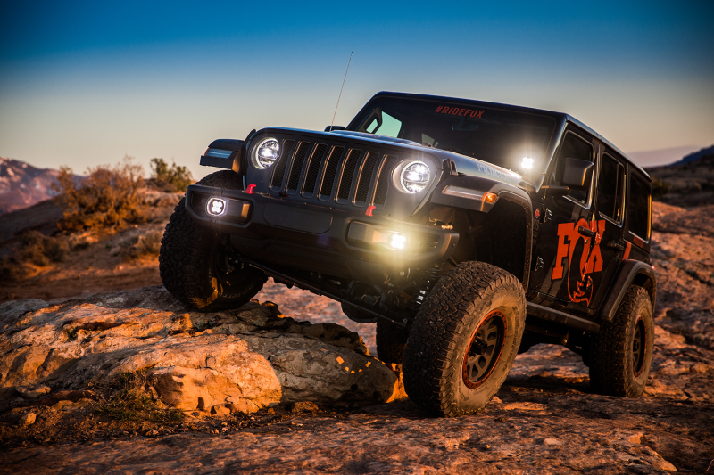 Fox 2018+ Jeep Wrangler JL 2.0 Performance Series 9.6in Smooth Body IFP Front Shock 2-3in. Lift - 985-24-177