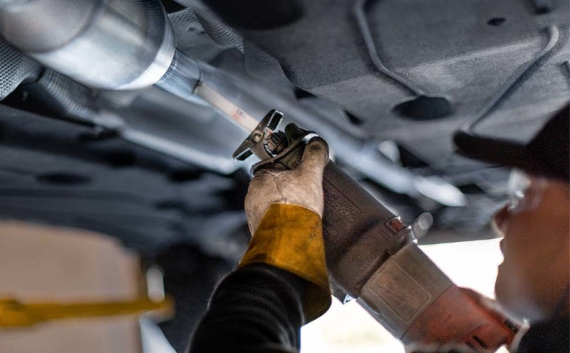 MagnaFlow 04-09 Toyota Prius L4 OEM Underbody Single Direct Fit EPA Compliant Catalytic Converter - 23-169