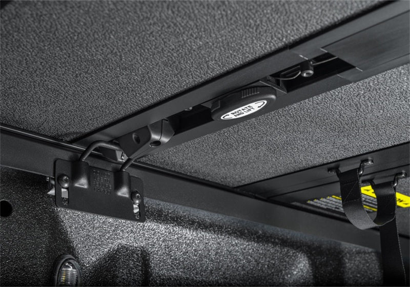Extang 21-23 Ford F-150 (5ft. 7in. Bed) Solid Fold ALX - 88702