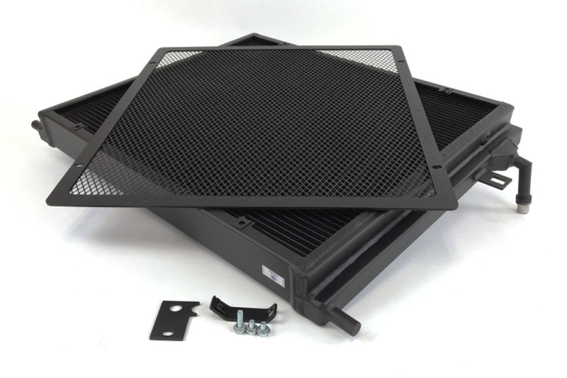 CSF 2014+ BMW M3/M4 (F8X) Front Mount Heat Exchanger w/Rock Guard - Black - 8075V