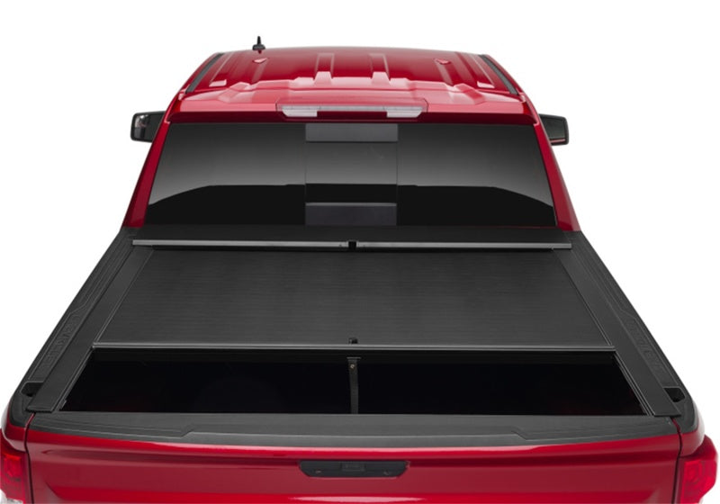 Roll-N-Lock 16-18 Toyota Tacoma Crew Cab SB 60-1/2in M-Series Retractable Tonneau Cover - LG530M