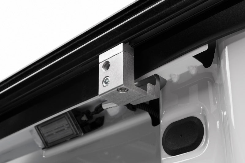 Retrax 15-22 Ford F-150 Super Crew/Super Cab &amp; F-150 Lightning (5.5ft. Bed) Retrax IX - 30373