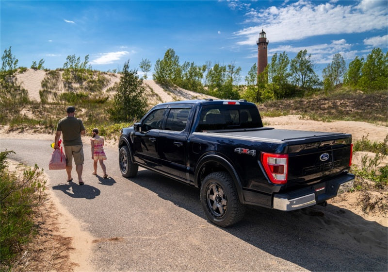 Roll-N-Lock 15-18 Ford F-150 SB 77-3/8in M-Series Retractable Tonneau Cover - LG102M