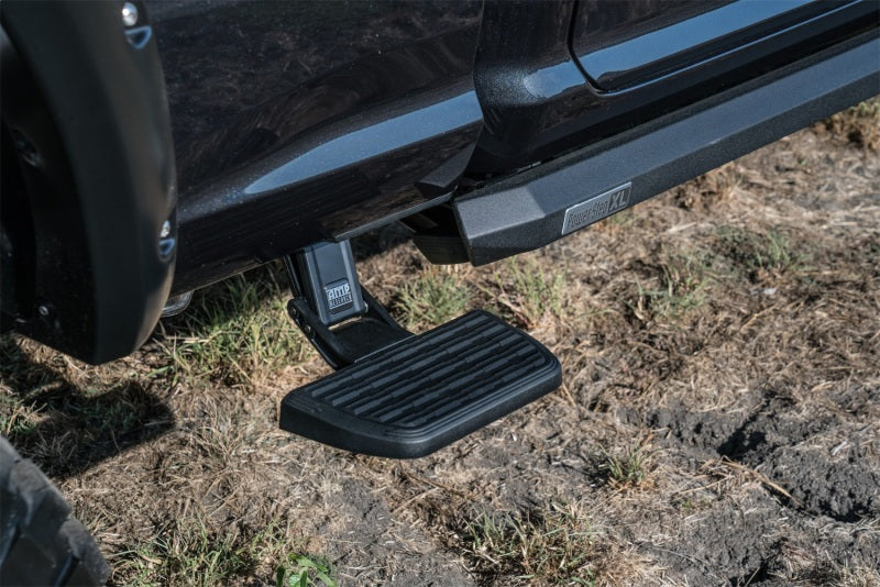 AMP Research 22+ Toyota Tundra  5.5ft Bed BedStep2 - Black - 75420-01A